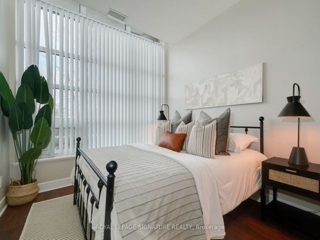 124 - 35 Brian Peck Cres