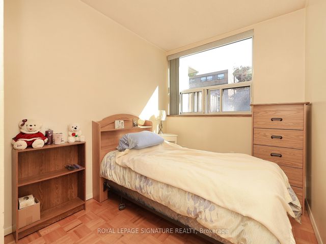 114 - 20 Sunrise Ave