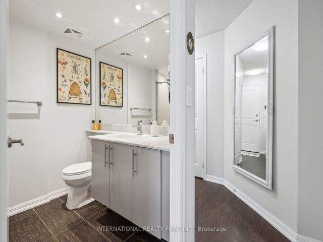 802 - 125 Western Battery Rd