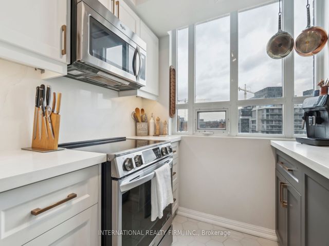 802 - 125 Western Battery Rd