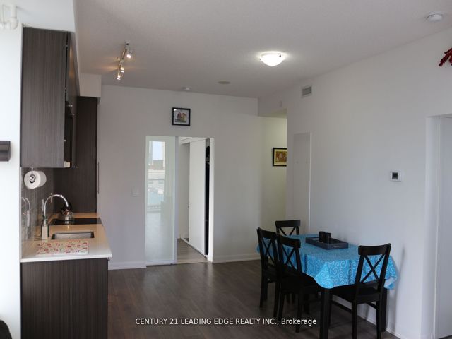 710 - 435 Richmond St W