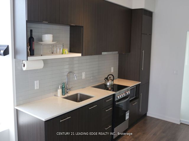 710 - 435 Richmond St W