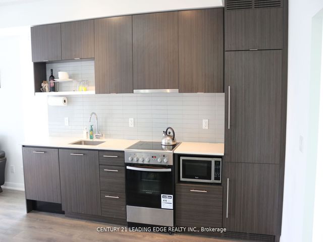 710 - 435 Richmond St W