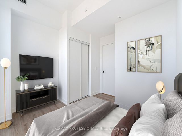 2615 - 319 Jarvis St