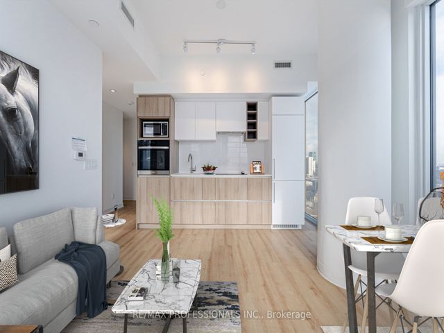 2615 - 319 Jarvis St