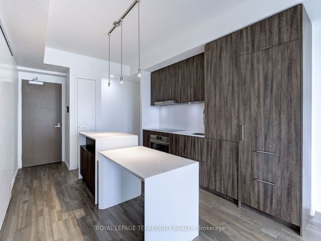 2712 - 1 Bloor St E