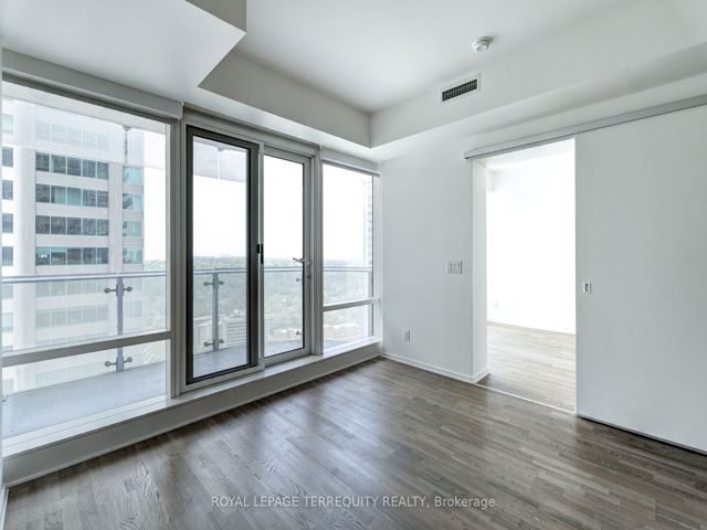 2712 - 1 Bloor St E