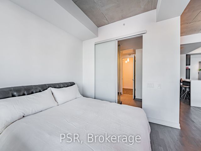 610 - 560 King St W