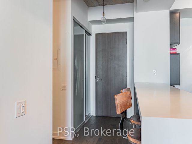 610 - 560 King St W