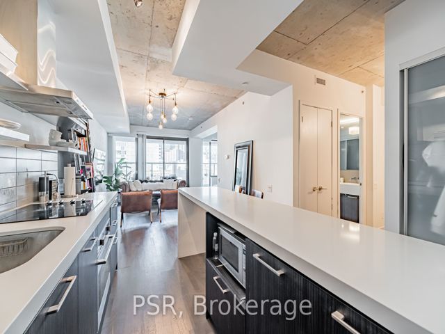 610 - 560 King St W
