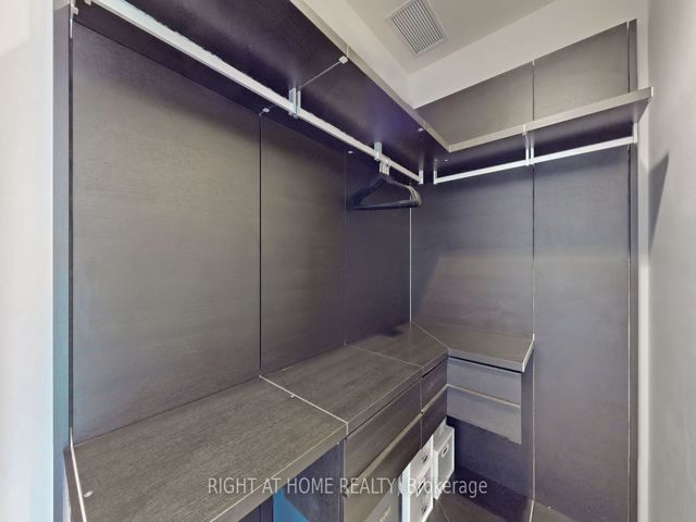 5607 - 180 University Ave