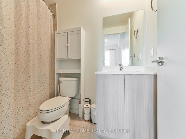 312 - 3237 Bayview Ave