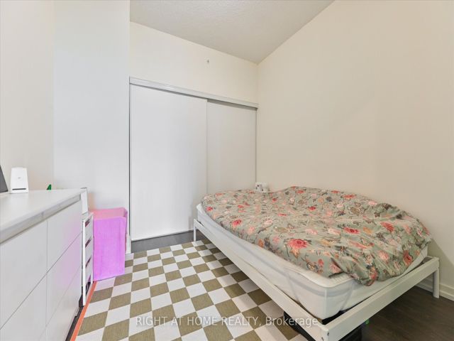 312 - 3237 Bayview Ave