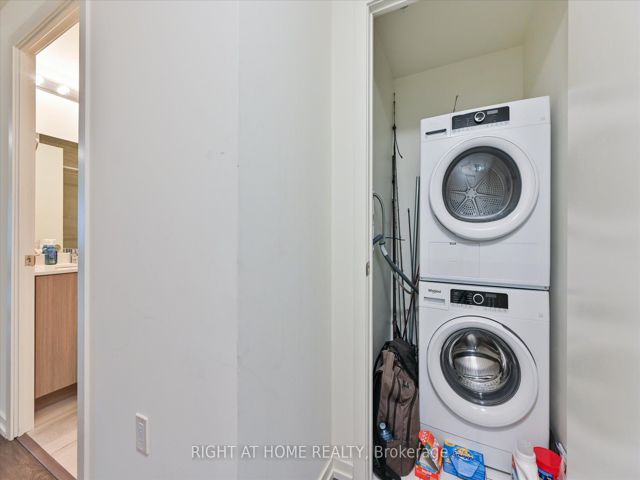 312 - 3237 Bayview Ave