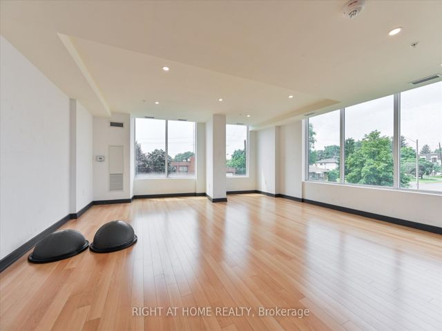 312 - 3237 Bayview Ave