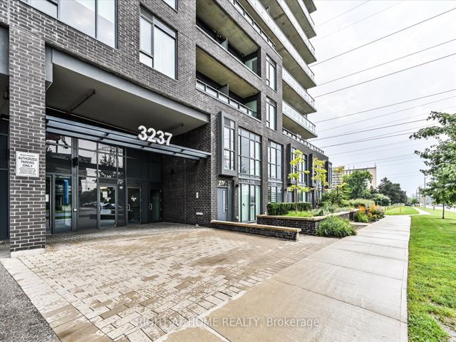 312 - 3237 Bayview Ave