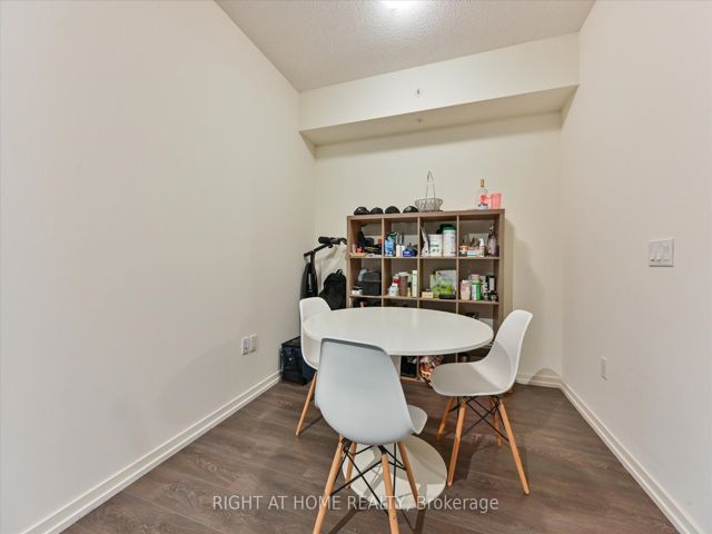 312 - 3237 Bayview Ave