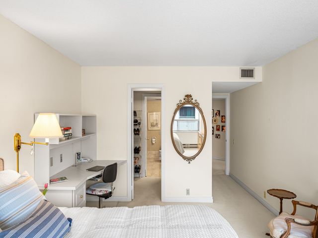 602 - 1177 Yonge St