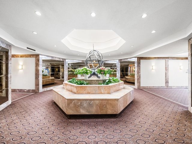 602 - 1177 Yonge St