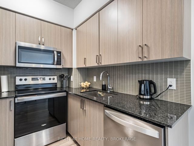 216 - 1603 Eglinton Ave W