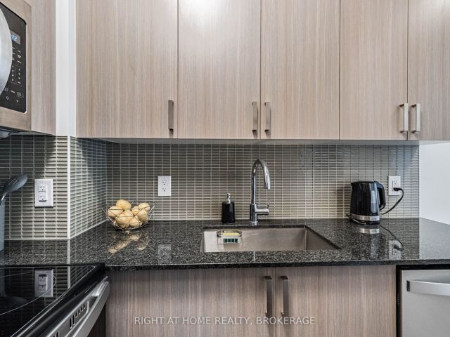 216 - 1603 Eglinton Ave W