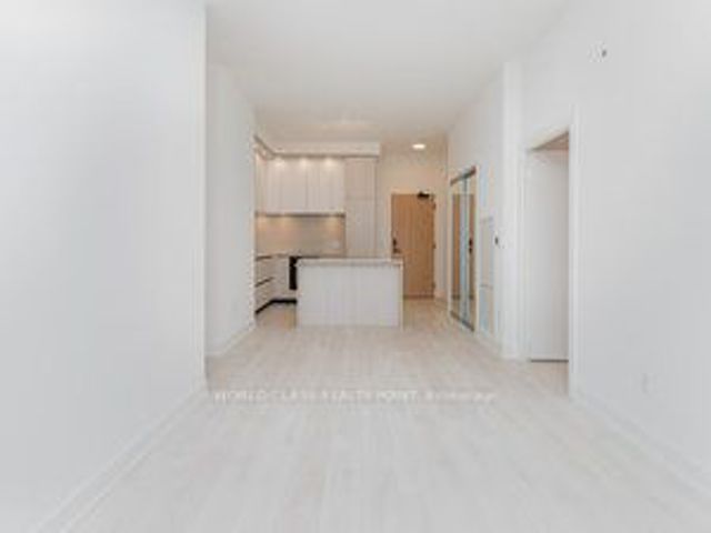 4004 - 15 Mercer St