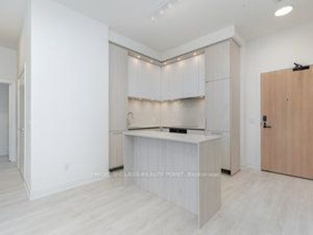 4004 - 15 Mercer St