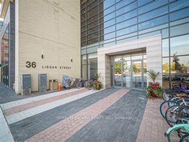 718W - 36 Lisgar St
