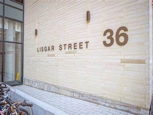 718W - 36 Lisgar St