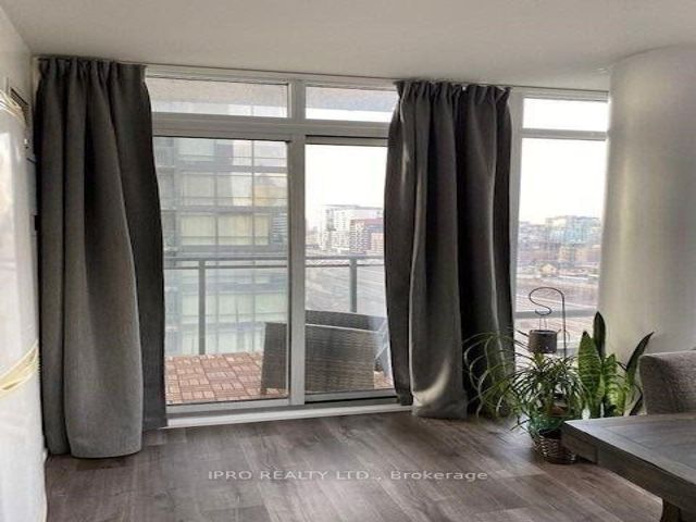 1202 - 4K Spadina Ave