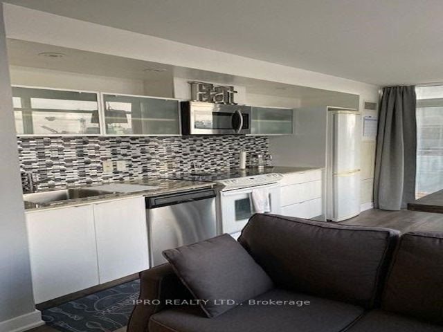 1202 - 4K Spadina Ave