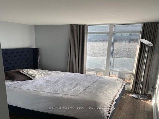 1202 - 4K Spadina Ave