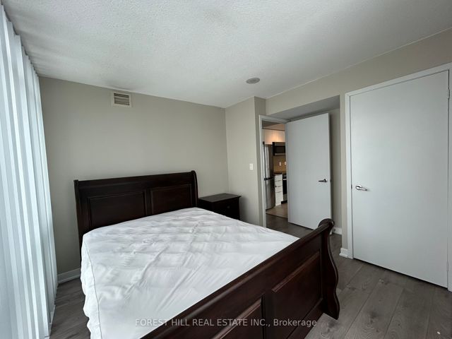 2906 - 15 Fort York Blvd