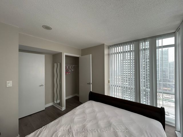 2906 - 15 Fort York Blvd