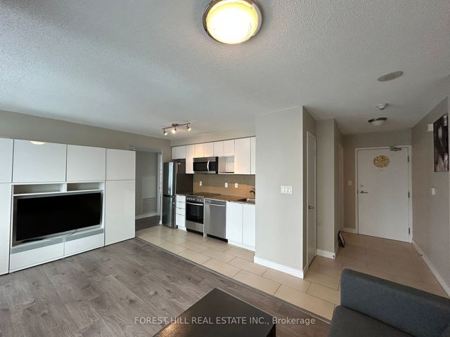 2906 - 15 Fort York Blvd