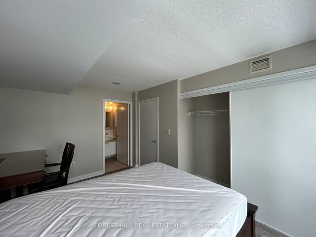 2906 - 15 Fort York Blvd