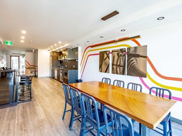 205 - 109 Ossington Ave