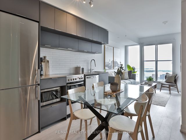 5209 - 181 Dundas st E St