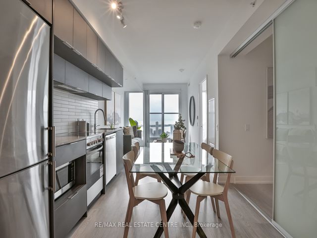 5209 - 181 Dundas st E St