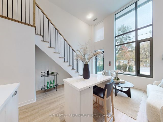 101 - 250 Lawrence Ave W