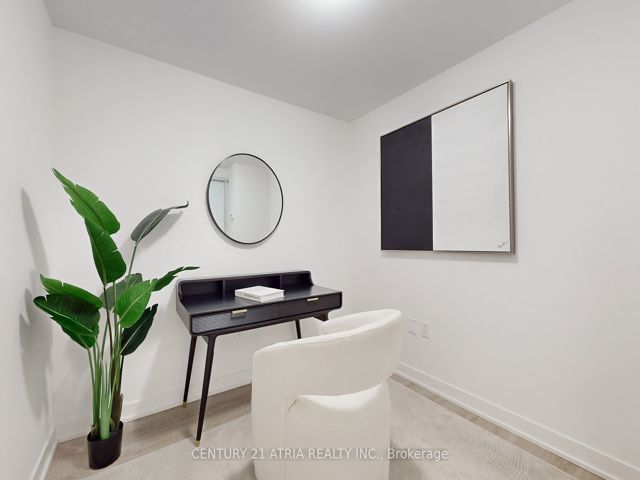 101 - 250 Lawrence Ave W