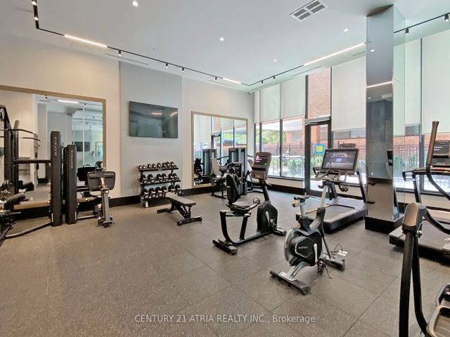101 - 250 Lawrence Ave W