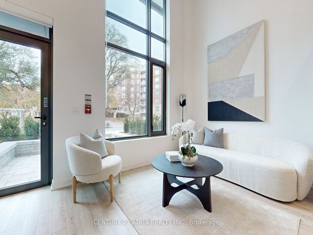 101 - 250 Lawrence Ave W