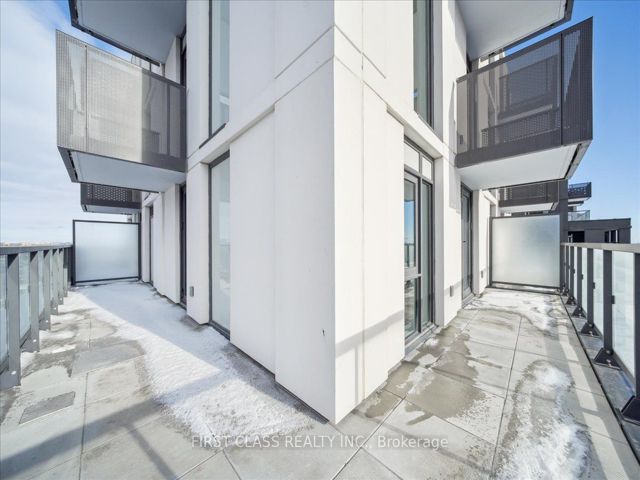 922 - 500 Wilson Ave