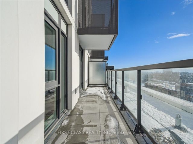 922 - 500 Wilson Ave