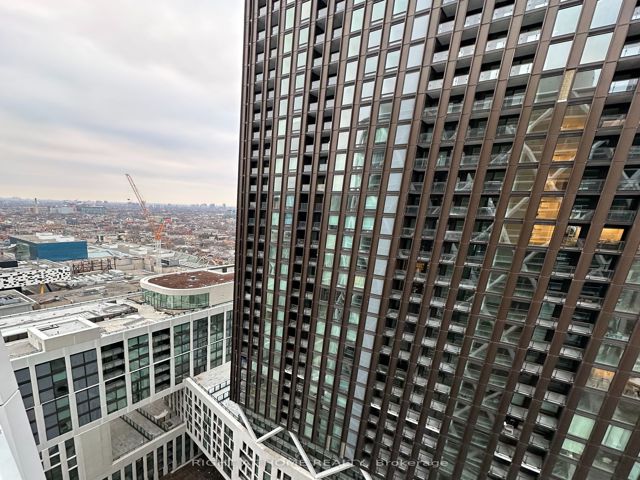 2812 - 230 Simcoe St