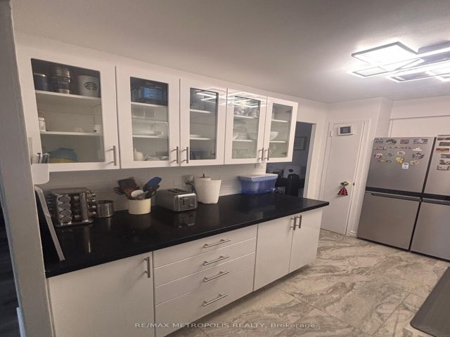 405 - 1350 York Mills Rd