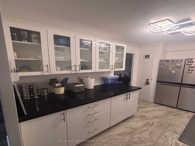 405 - 1350 York Mills Rd