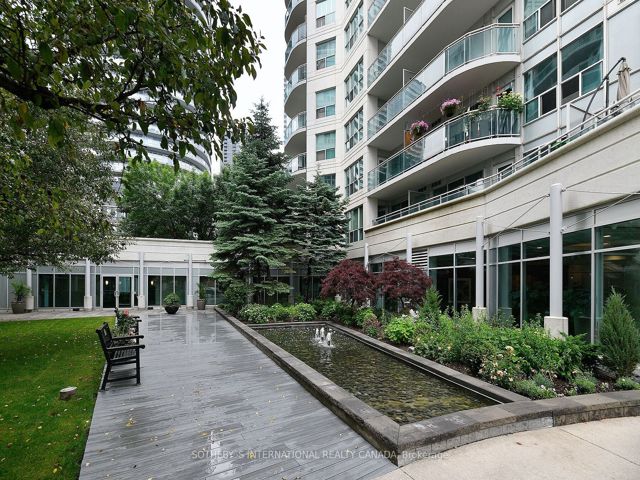 203 - 600 Queens Quay W