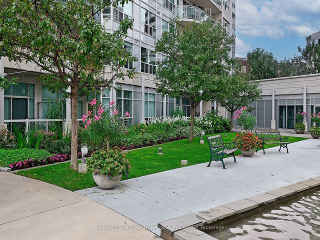 203 - 600 Queens Quay W